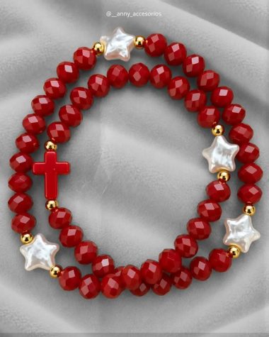 Rosario de mano rojo con corazones y cruz