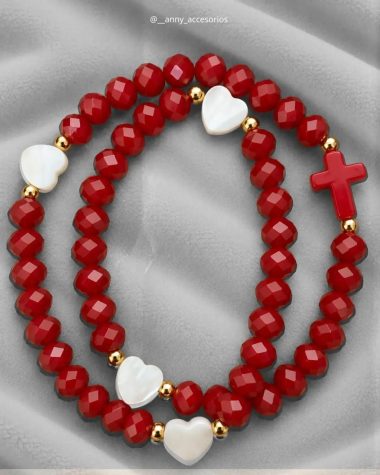Rosario de mano rojo con estrellas y cruz